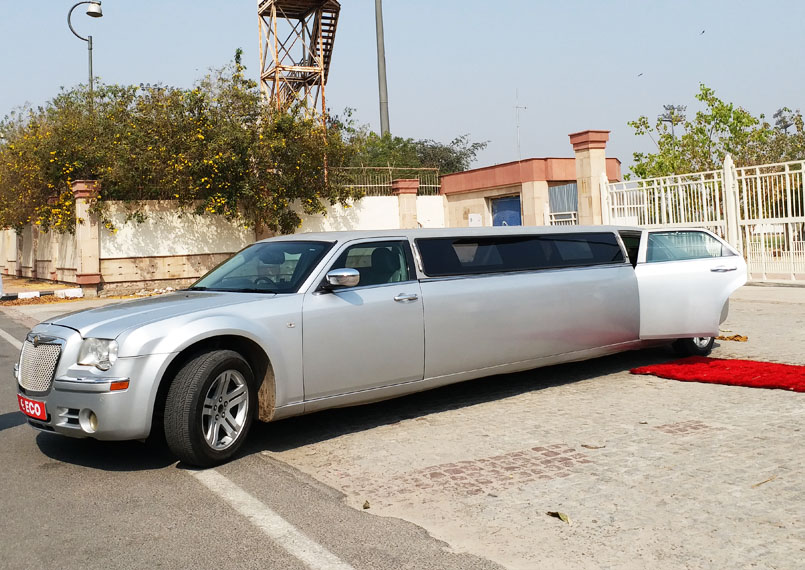 Stretch Limousine Front Product Imgs