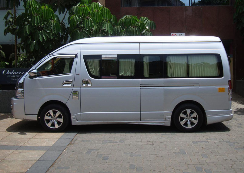 toyota hiace commuter luxury